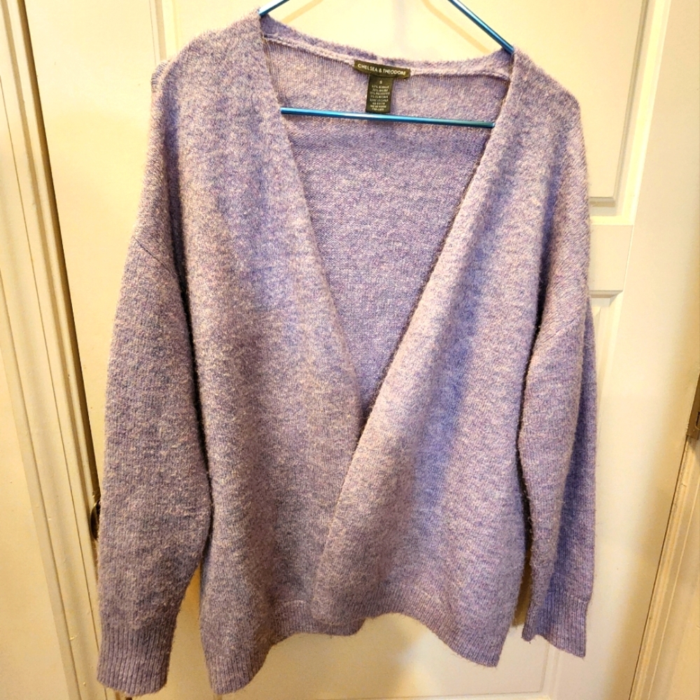 Chelsea & Theodore Size S womens lavendar sweater